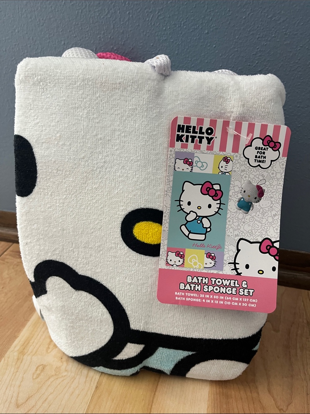 Hello Kitty White, Black & Yellow Bath Towel Set with Pink Tag